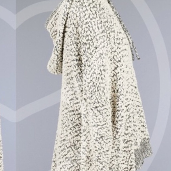 Oversized Super Soft! Popcorn Sweater-S/M-NWOT - Picture 4 of 6